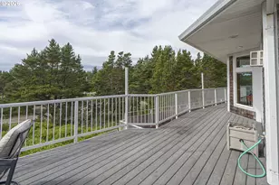 15710 Oceanview Ave, Rockaway Beach, OR 97136 - Photo 33