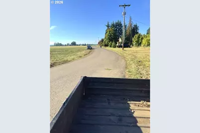 31601 S Yoder Rd, Hubbard, OR 97032 - Photo 3