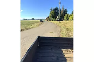 31601 S Yoder Rd, Hubbard, OR 97032 - Photo 3