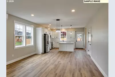 818 Pine St, Silverton, OR 97381 - Photo 5