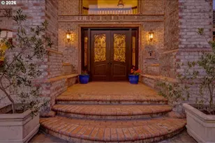 600 SE Arrow Creek Ln, Gresham, OR 97080 - Photo 3