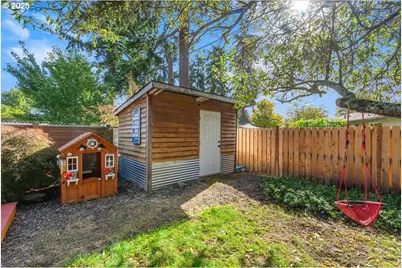 16824 SE Morrison Ct, Portland, OR 97233 - Photo 33