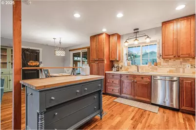 16824 SE Morrison Ct, Portland, OR 97233 - Photo 15