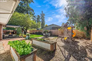 16824 SE Morrison Ct, Portland, OR 97233 - Photo 31