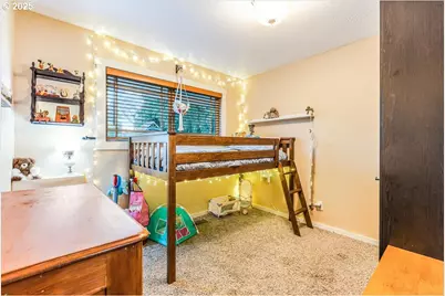 16824 SE Morrison Ct, Portland, OR 97233 - Photo 23