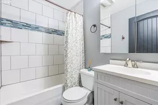 16824 SE Morrison Ct, Portland, OR 97233 - Photo 25