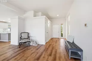 4055 Royal Ave, Eugene, OR 97402 - Photo 9