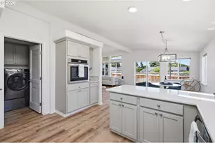 4055 Royal Ave, Eugene, OR 97402 - Photo 19