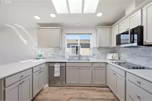 4055 Royal Ave, Eugene, OR 97402 - Photo 15
