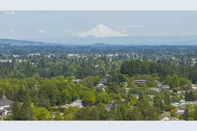 2683 NW Mt Hood Dr, McMinnville, OR 97128 - Photo 3