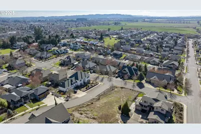 2683 NW Mt Hood Dr, McMinnville, OR 97128 - Photo 27
