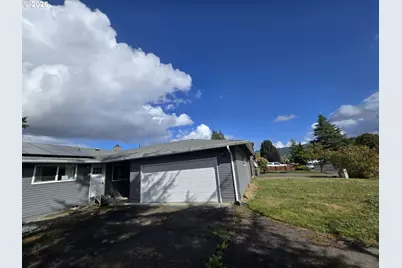 158 Alturas Dr, Kelso, WA 98626 - Photo 5