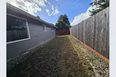 158 Alturas Dr, Kelso, WA 98626 - Photo 9