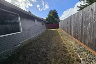 158 Alturas Dr, Kelso, WA 98626 - Photo 9