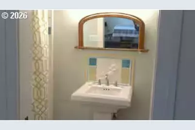 4249 SE Stark St, Portland, OR 97215 - Photo 29