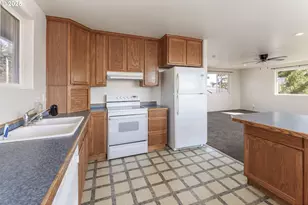 274 N Cammann St, Coos Bay, OR 97420 - Photo 9