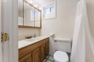 274 N Cammann St, Coos Bay, OR 97420 - Photo 17