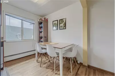 908 SW Gaines St #24, Portland, OR 97239 - Photo 9