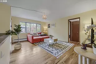 908 SW Gaines St, Portland, OR 97239 - Photo 3