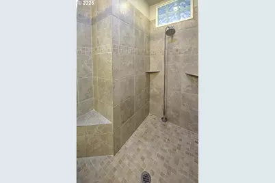 2772 E McLoughlin Blvd, Vancouver, WA 98661 - Photo 37