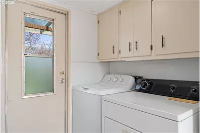 1566 Laura St, Springfield, OR 97477 - Photo 19