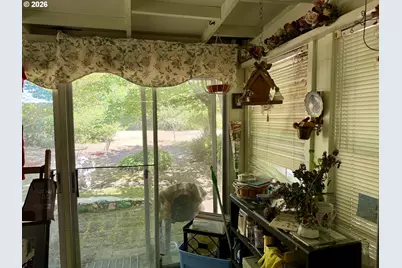 183 Ecklund St, Canyonville, OR 97417 - Photo 9
