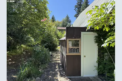 183 Ecklund St, Canyonville, OR 97417 - Photo 37