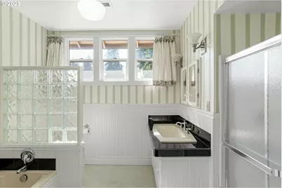 356 W Water St, Stayton, OR 97383 - Photo 35