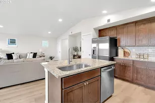 2379 W 10th Ave, Junction City, OR 97448 - Photo 11