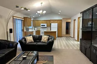 214 SW Meadow Lakes Dr, Prineville, OR 97754 - Photo 9