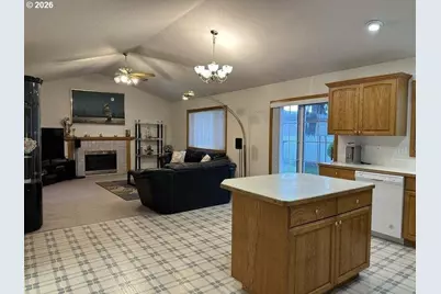 214 SW Meadow Lakes Dr, Prineville, OR 97754 - Photo 11