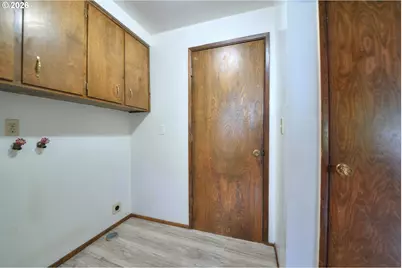 1798 Gilham Rd, Eugene, OR 97401 - Photo 11