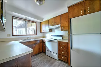 1798 Gilham Rd, Eugene, OR 97401 - Photo 9