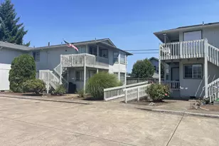 1217 R St, Springfield, OR 97477 - Photo 9
