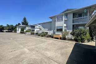 1217 R St, Springfield, OR 97477 - Photo 1