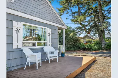 2217 S Columbia St, Seaside, OR 97138 - Photo 3