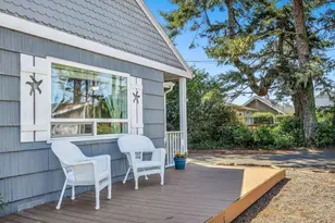 2217 S Columbia St, Seaside, OR 97138 - Photo 3