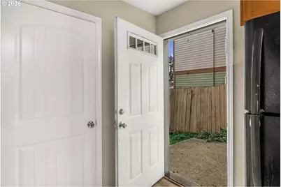 17151 SE Alder St, Portland, OR 97233 - Photo 11