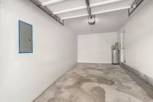 17151 SE Alder St, Portland, OR 97233 - Photo 23