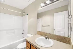 17151 SE Alder St, Portland, OR 97233 - Photo 15