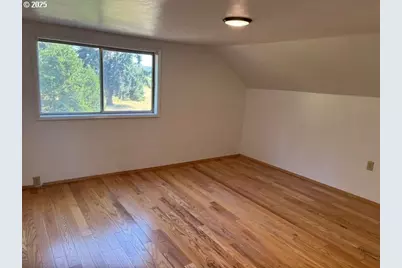 33465 Irish Ln, Creswell, OR 97426 - Photo 11