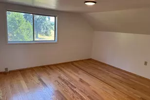 33465 Irish Ln, Creswell, OR 97426 - Photo 11