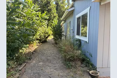 33465 Irish Ln, Creswell, OR 97426 - Photo 17