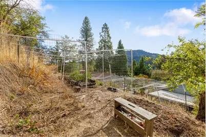 472 SW 4th St, Canyonville, OR 97417 - Photo 17