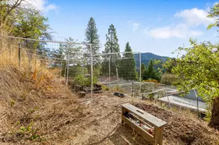472 SW 4th St, Canyonville, OR 97417 - Photo 17