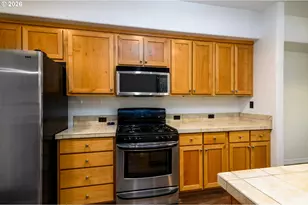 10651 NE Red Wing Way, Hillsboro, OR 97006 - Photo 11
