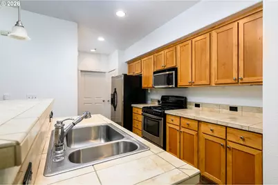 10651 NE Red Wing Way #102, Hillsboro, OR 97006 - Photo 9