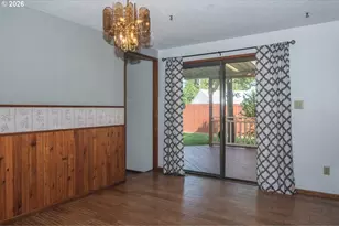 18411 NE Davis St, Portland, OR 97230 - Photo 9