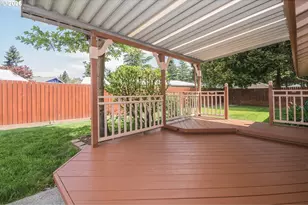 18411 NE Davis St, Portland, OR 97230 - Photo 23