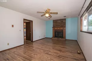 18411 NE Davis St, Portland, OR 97230 - Photo 13